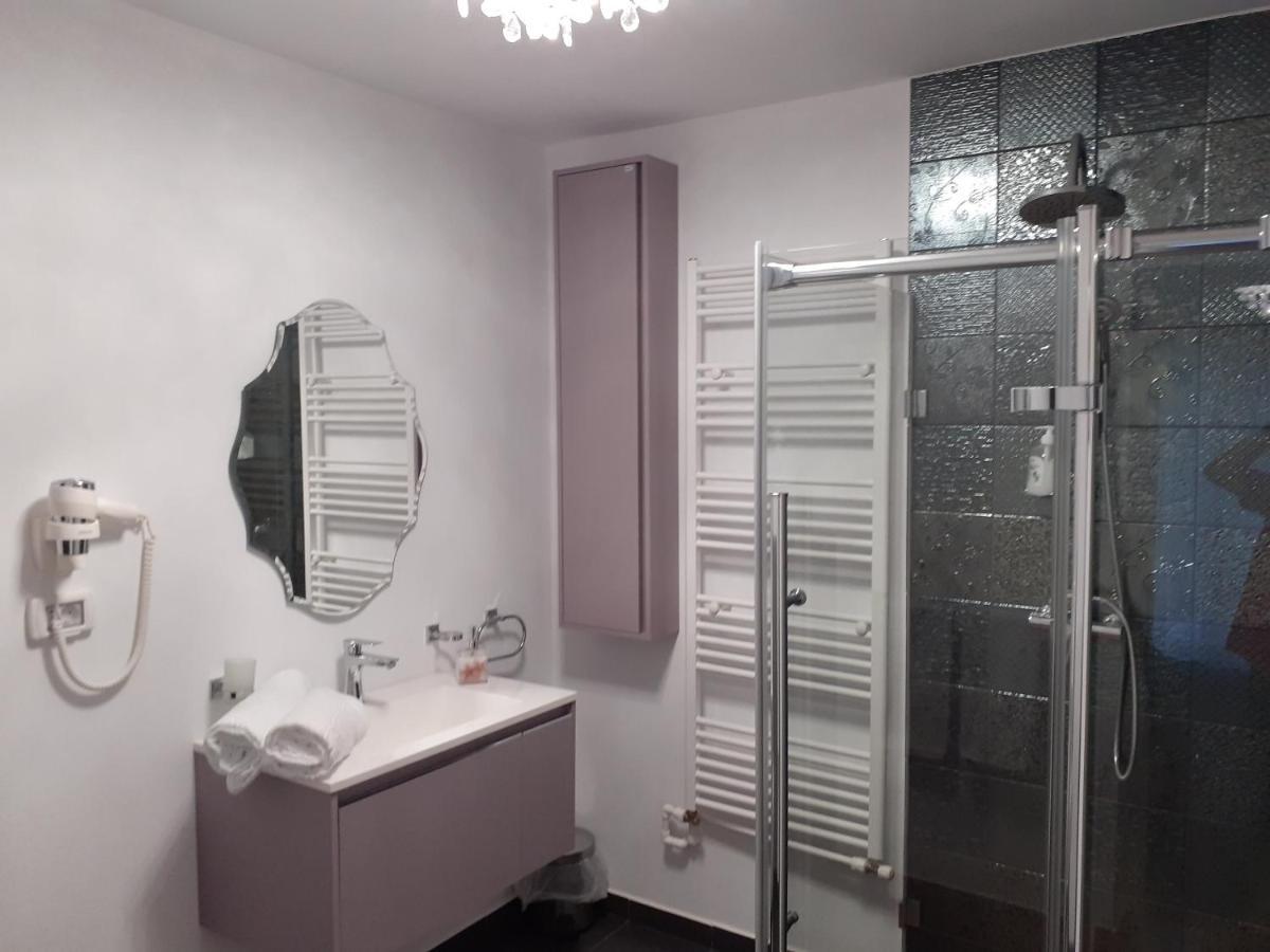 Salcia Hotel Tasnád Kültér fotó