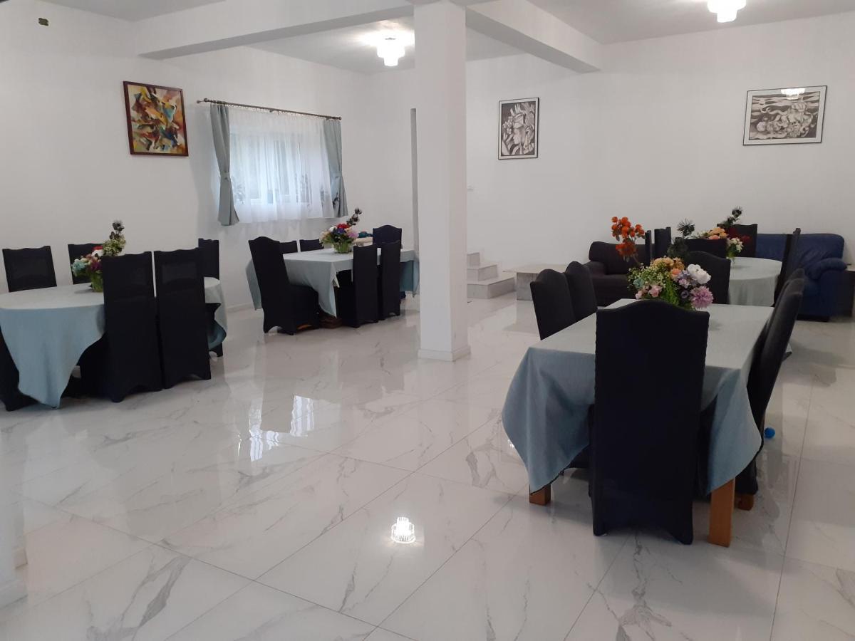 Salcia Hotel Tasnád Kültér fotó